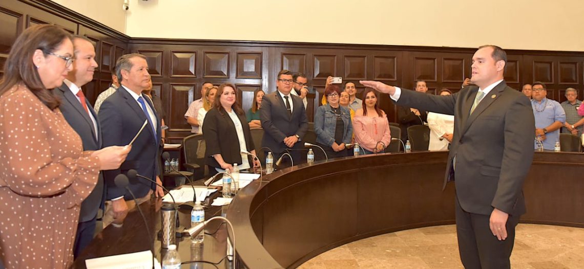 Solicita licencia Antonio Astiazarán; ocupará el puesto de alcalde interino Eduardo Acuña