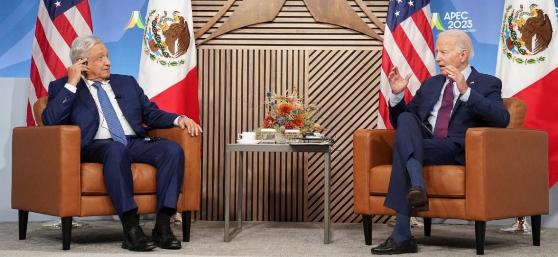 Acuerdan López Obrador y Biden mantener abierta la frontera
