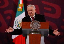AMLO revisará demandas de trabajadores de la Unison, pues desconocía huelga