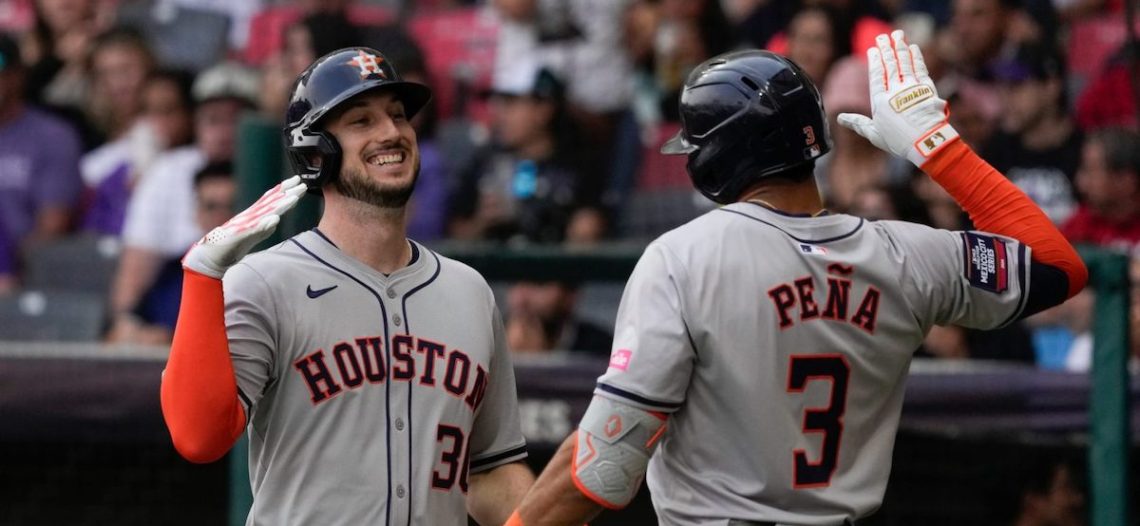 Los Astros de Houston renacen en México; barren la Serie en la CDMX