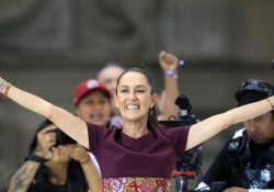Cierra su campaña Claudia Sheinbaum: “En la elección se juega la democracia o el autoritarismo”