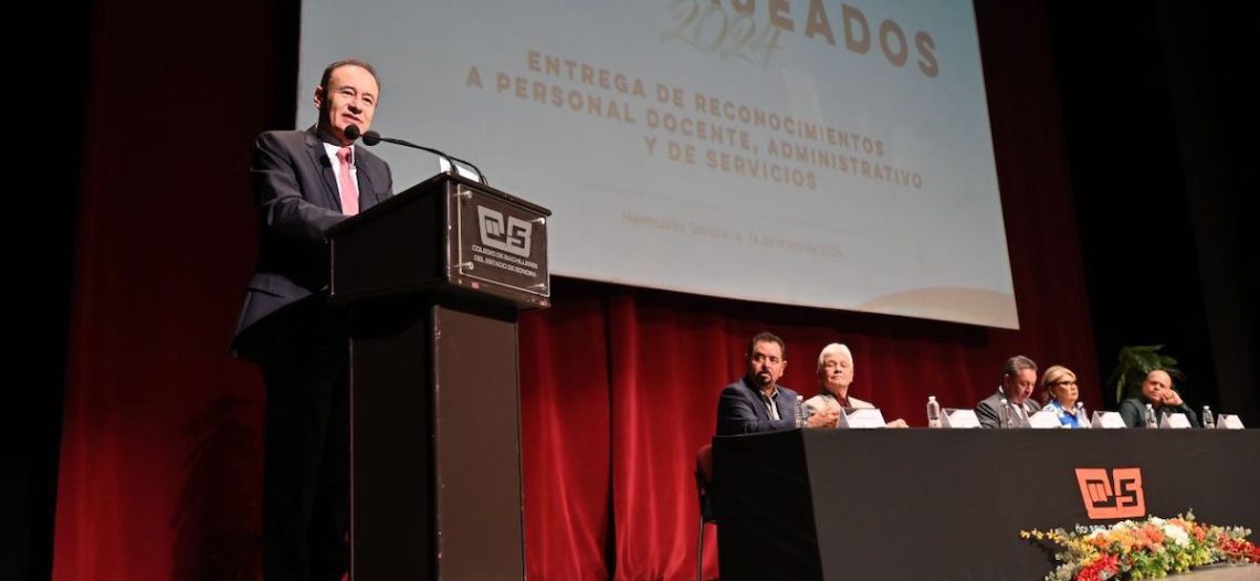 Preside Gobernador Durazo ceremonia de homenajeados de Cobach 2024