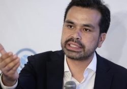 Álvarez Máynez sugiere renuncias de dirigentes del PRI y PAN