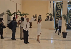 AMLO y Sheinbaum viajan en el Tren Maya a Cancún; el gobernador Mauricio Vila se les une