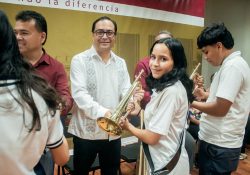 Realiza Ayuntamiento de Guaymas ceremonia de abanderamiento de escoltas y entrega de medias bandas de guerra