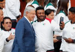Andrés Manuel López Obrador encabeza abanderamiento de cara a París 2024