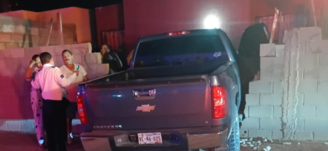 Le sueltan Pick Up a jovencito de 15 años y este termina atropellando a vecino de la Colonia Arándanos en Hermosillo
