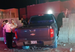 Le sueltan Pick Up a jovencito de 15 años y este termina atropellando a vecino de la Colonia Arándanos en Hermosillo