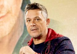 Alejandro Sanz califica elecciones de Venezuela como “descaradocracia”