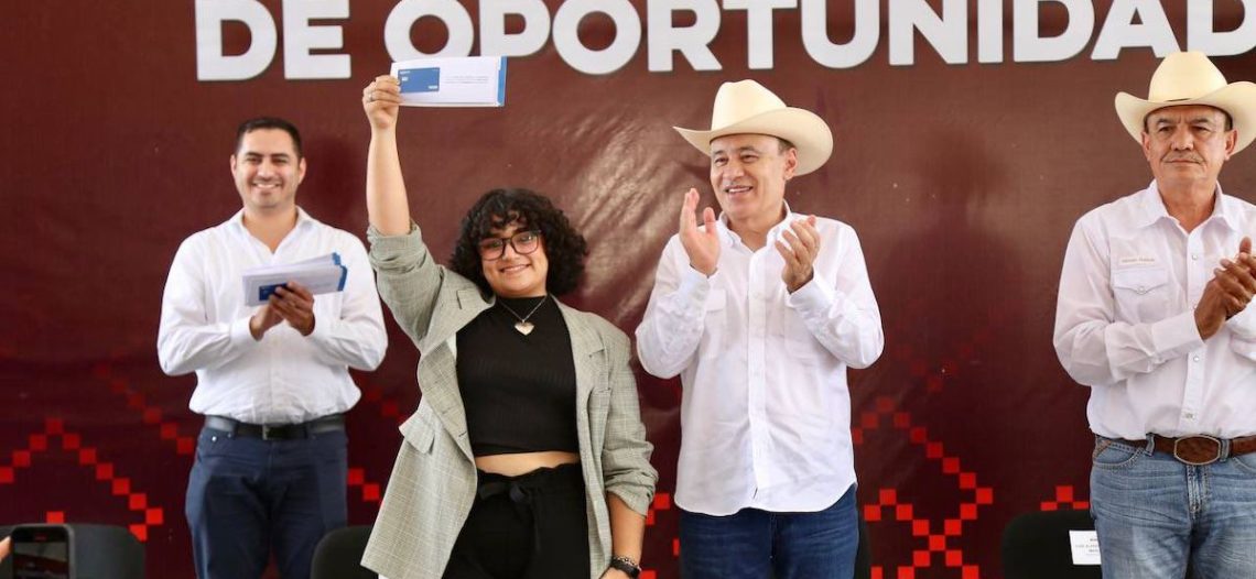 Gobernador Durazo beneficia a estudiantes con presupuesto histórico en Sonora