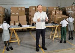Destina Gobernador presupuesto más grande para uniformes escolares