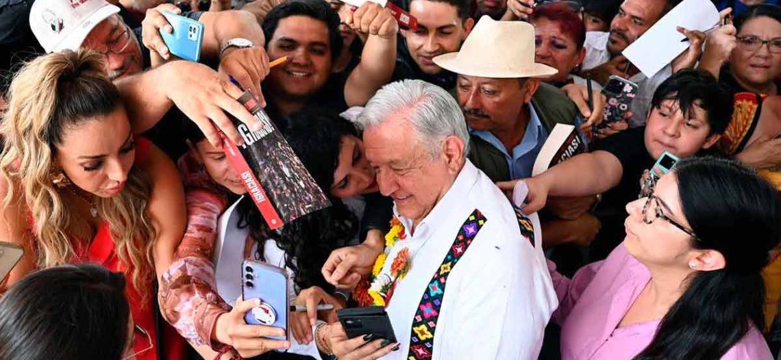 AMLO resalta trabajo de su gobierno en materia de pobreza y desempleo