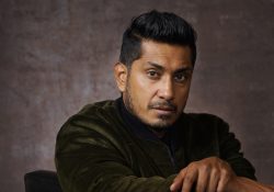 Tenoch Huerta reaparece y rompe en llanto tras acusaciones en su contra