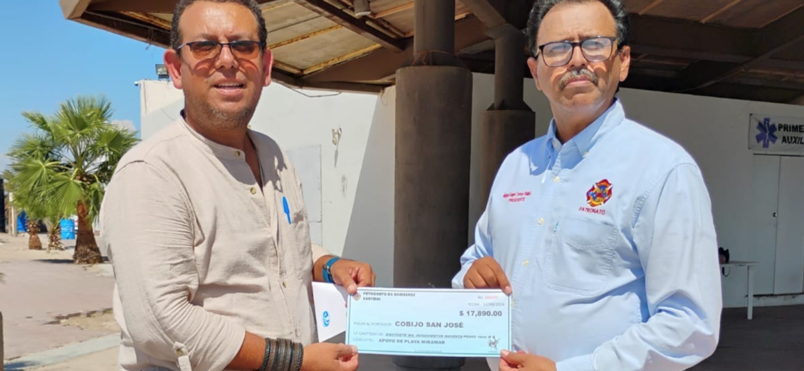 Entrega Patronato de Bomberos Guaymas donativo al Cobijo San José