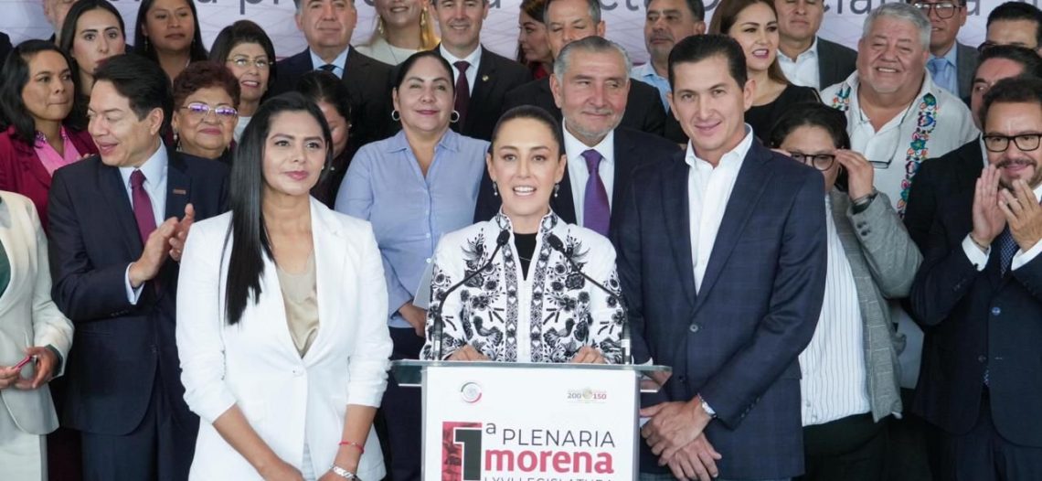 Se unen dos senadores del PRD a Morena; solo les falta 1 para controlar la Cámara alta