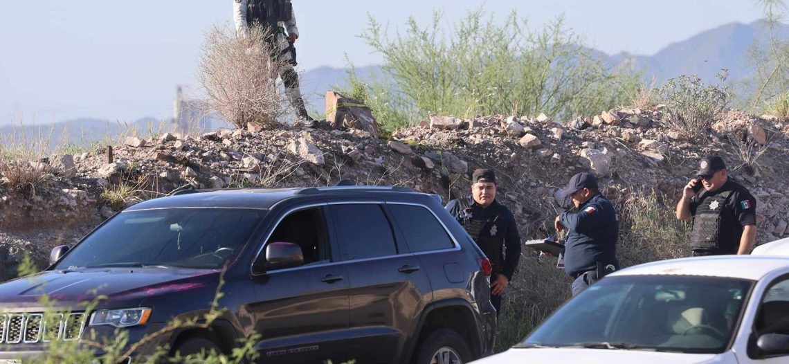 Detienen a jóvenes con cuerpo sin vida en vehículo circulando al sur de Hermosillo