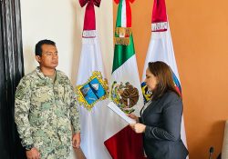 Toma protesta doctora Karla Córdova González al nuevo Comisario de Seguridad Pública.