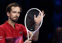 El ruso Daniil Medvedev triunfa y limpia su imagen en el Masters ATP