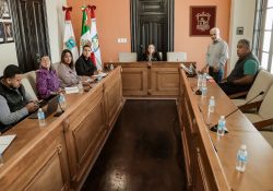 Participa doctora Karla Córdova González en reunión de acuerdos para distribución de leche Liconsa.