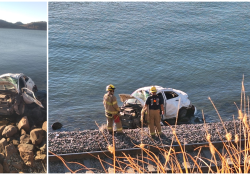 Accidente vehicular en Carretera Guaymas – Empalme: automóvil termina en el mar tras volcadura