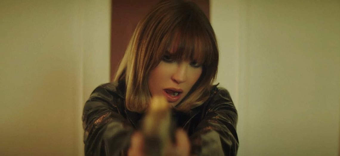 Belinda es una asesina en ‘La Cuadrada’, su video con Tito Double P