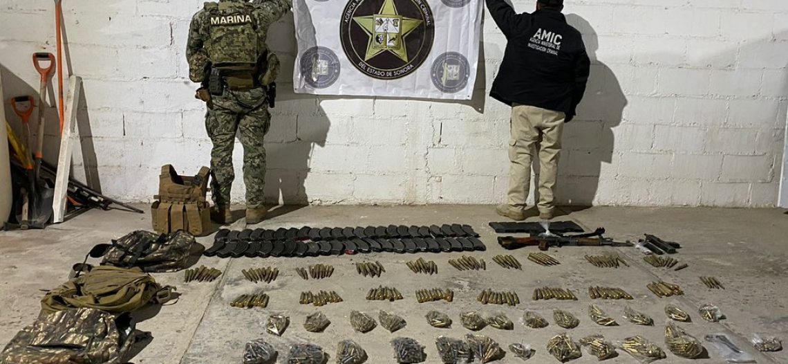 Asegura AMIC y SEMAR armas y equipo táctico en Caborca