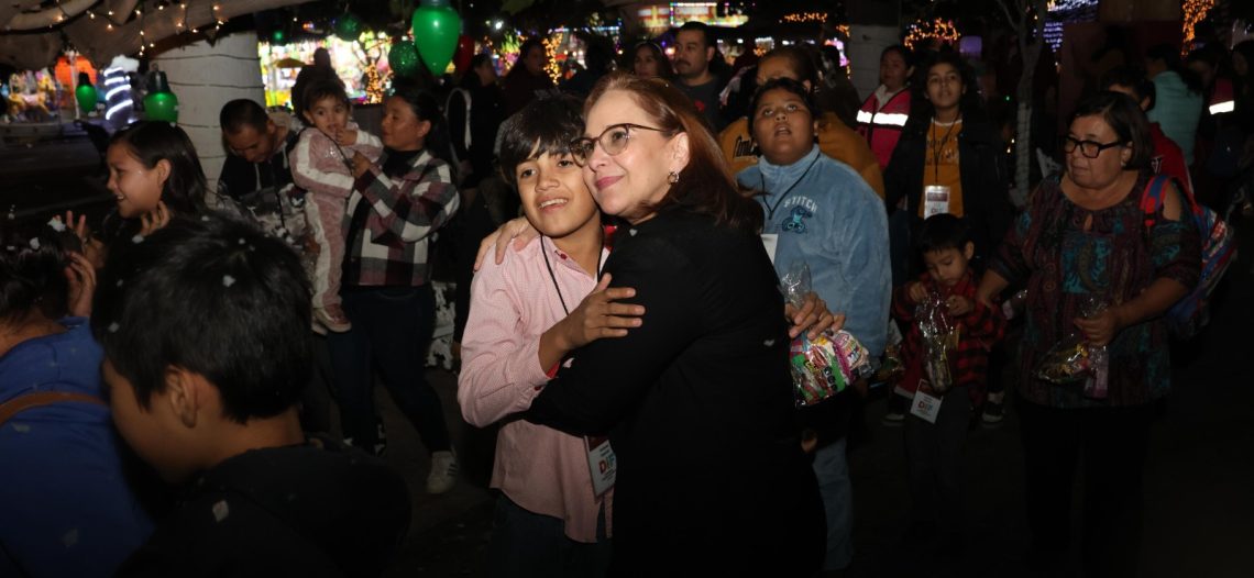 Reciben más de 73 mil niñas y niños en la villa navideña