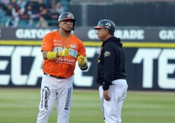 Vencen Naranjeros de Hermosillo a Charros y empatan la serie semifinal
