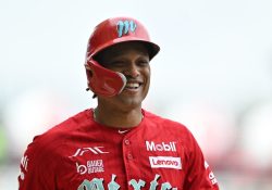 Robinson Canó firma por un año más con los Diablos Rojos del México