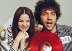 Selena Gomez anuncia I Said I Love You First, nuevo álbum con Benny Blanco