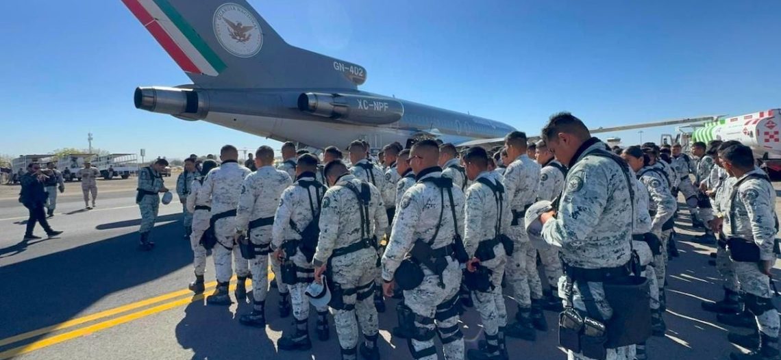 Traslado por tierra y aire: Movilizan tropas a la frontera con EU