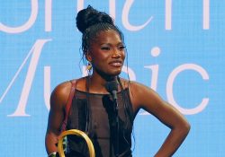 Doechii acepta el premio a la “Mujer del Año” 2025 de Billboard