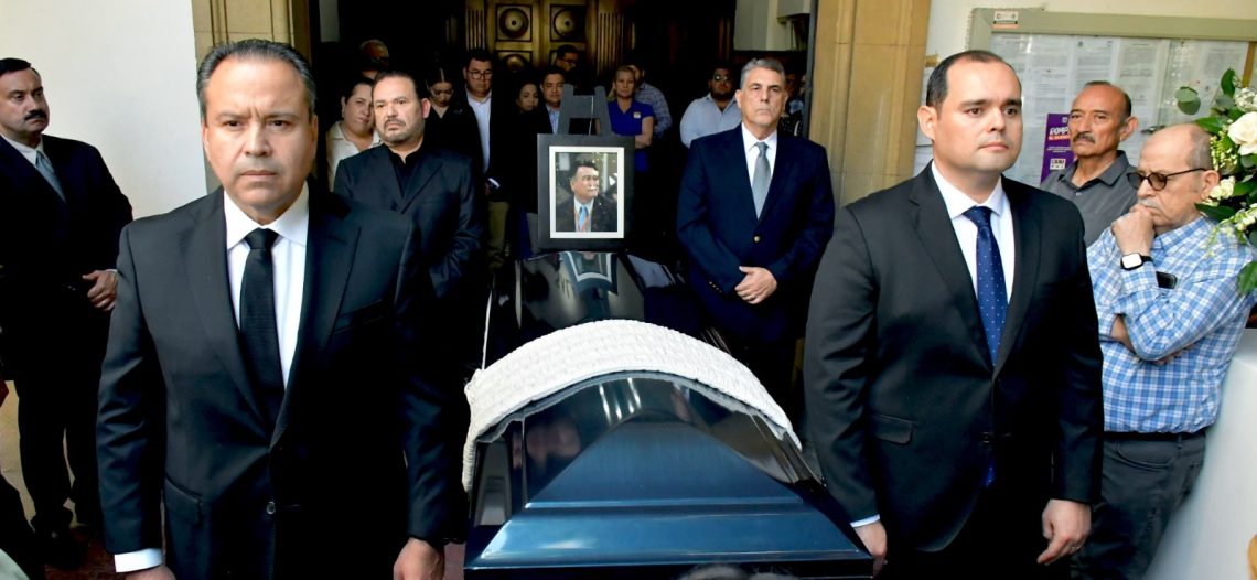 Rinden homenaje póstumo a Casimiro Navarro