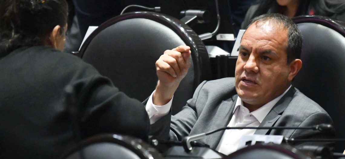 Diputados entregan firmas para solicitar desafuero de Cuauhtémoc Blanco