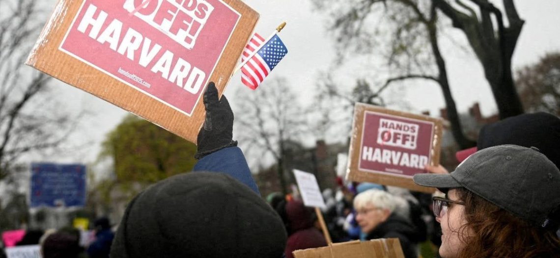 Trump le quita a Harvard la posibilidad de inscribir a estudiantes extranjeros
