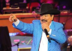 Lorenzo de Monteclaro cancela shows tras problemas con su visa