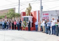 Conmemora Ayuntamiento de Guaymas Día del Maestro