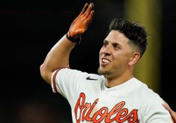 Conecta el sonorense Ramón Urías sexto cuadrangular en la temporada