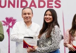 Cumple Gobernador Durazo a población del sur con becas y apoyos