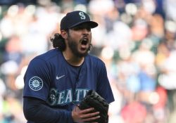 El mexicano Andrés Muñoz consigue su salvamento 18 de la temporada