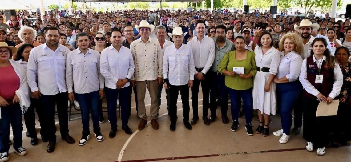 Gobernador Alfonso Durazo cumple a más de 2 mil 600 familias del sur