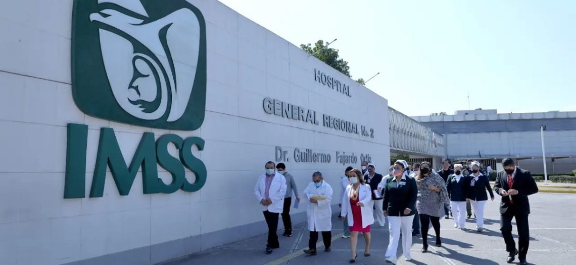 Claudia Sheinbaum rechaza que el IMSS tenga “sus días contados”