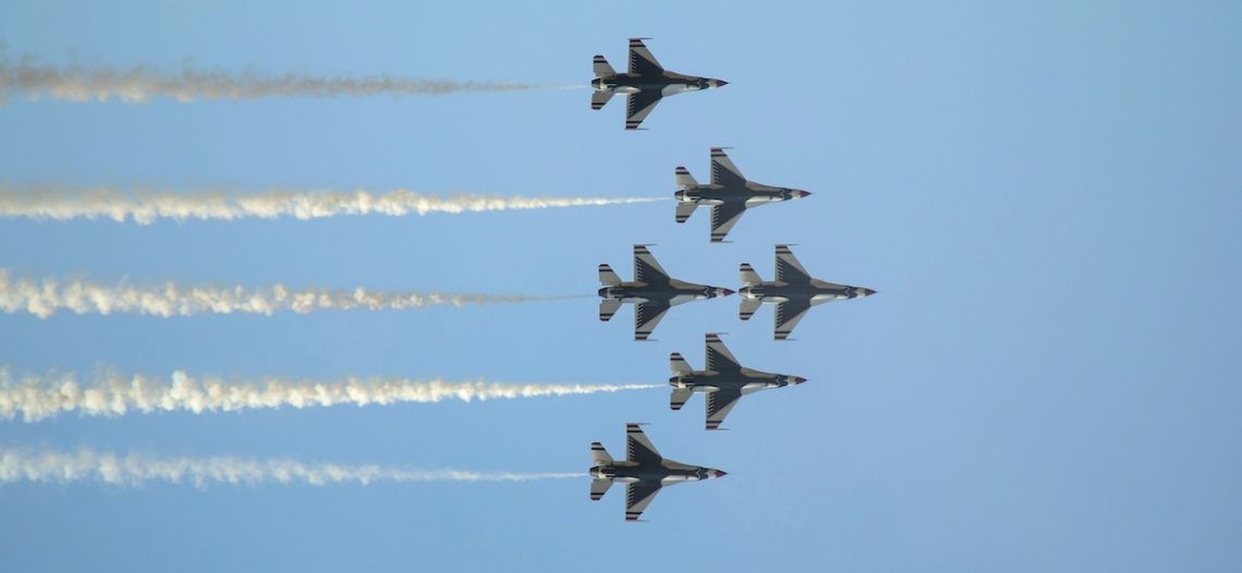 Trump ordena despliegue aéreo y naval para enfrentar narcotráfico en el Caribe