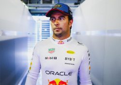 Checo Pérez lanzará primera bola frente a memoria del ‘Toro’ Valenzuela
