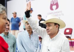 Pensionados del Ayuntamiento Hermosillo reciben apoyos del Gobernador