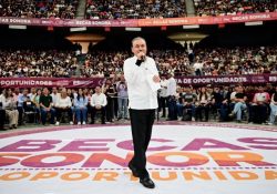 Más de 2 mmdp para el programa de becas más grande de la historia