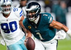 Philadelphia Eagles se lleva electrizante partido inaugural ante Dallas Cowboys