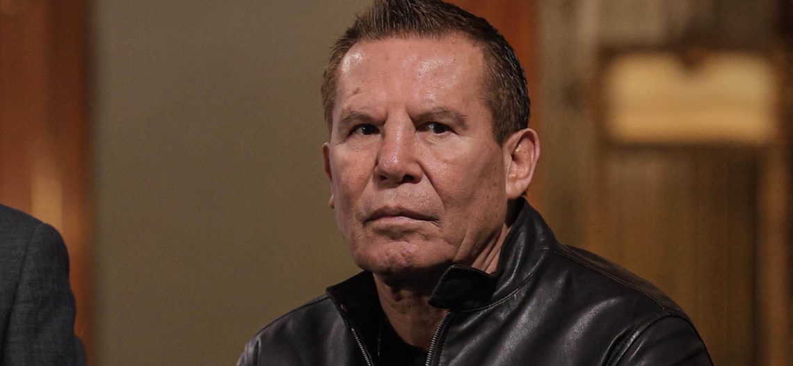 Julio César Chávez agradece a sus médicos tras someterse a operación