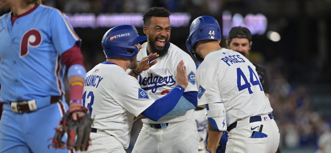 Dodgers consigue su boleto a la Serie de Campeonato tras garrafal error