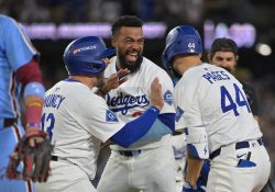 Dodgers consigue su boleto a la Serie de Campeonato tras garrafal error
